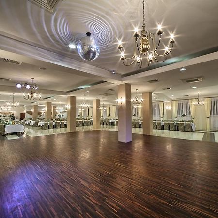 Hotel Stara Fabryka Malogoszcz Luaran gambar