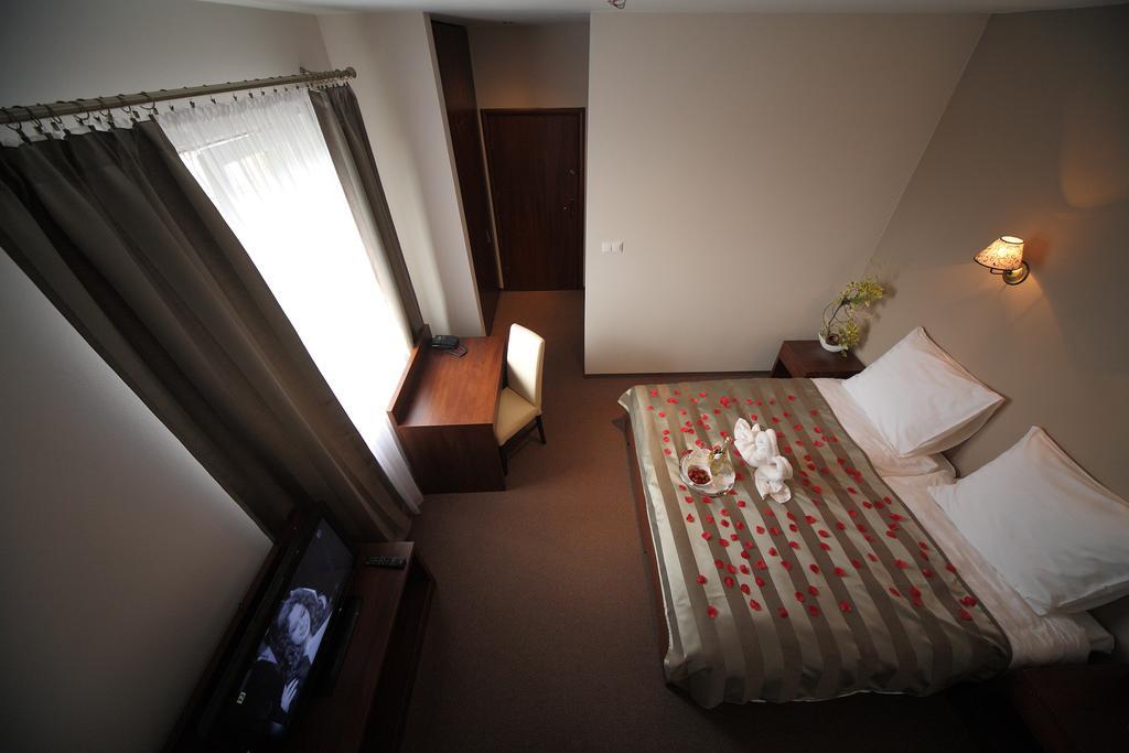 Hotel Stara Fabryka Malogoszcz Bilik gambar