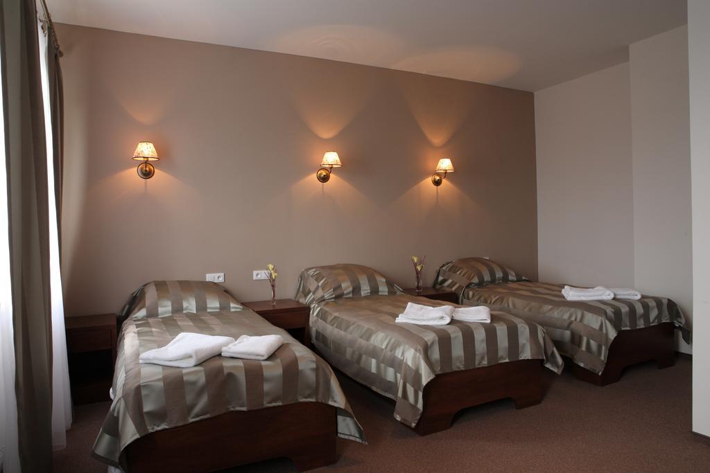 Hotel Stara Fabryka Malogoszcz Bilik gambar