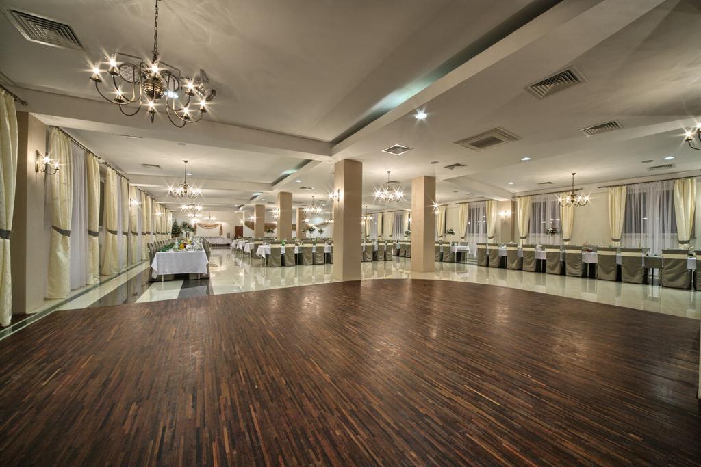 Hotel Stara Fabryka Malogoszcz Luaran gambar