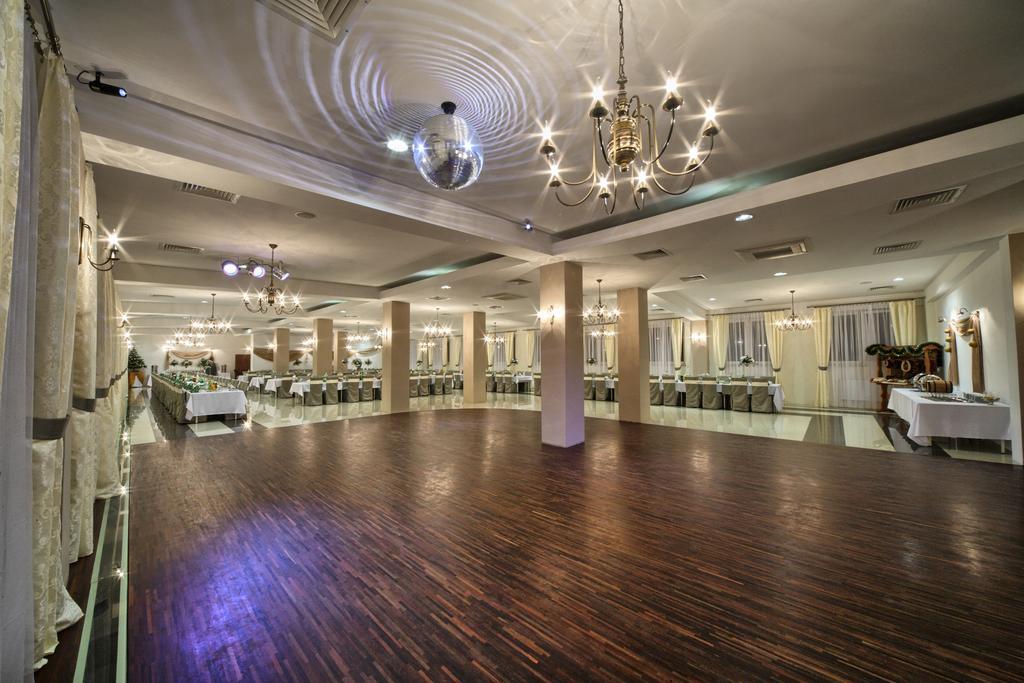 Hotel Stara Fabryka Malogoszcz Luaran gambar