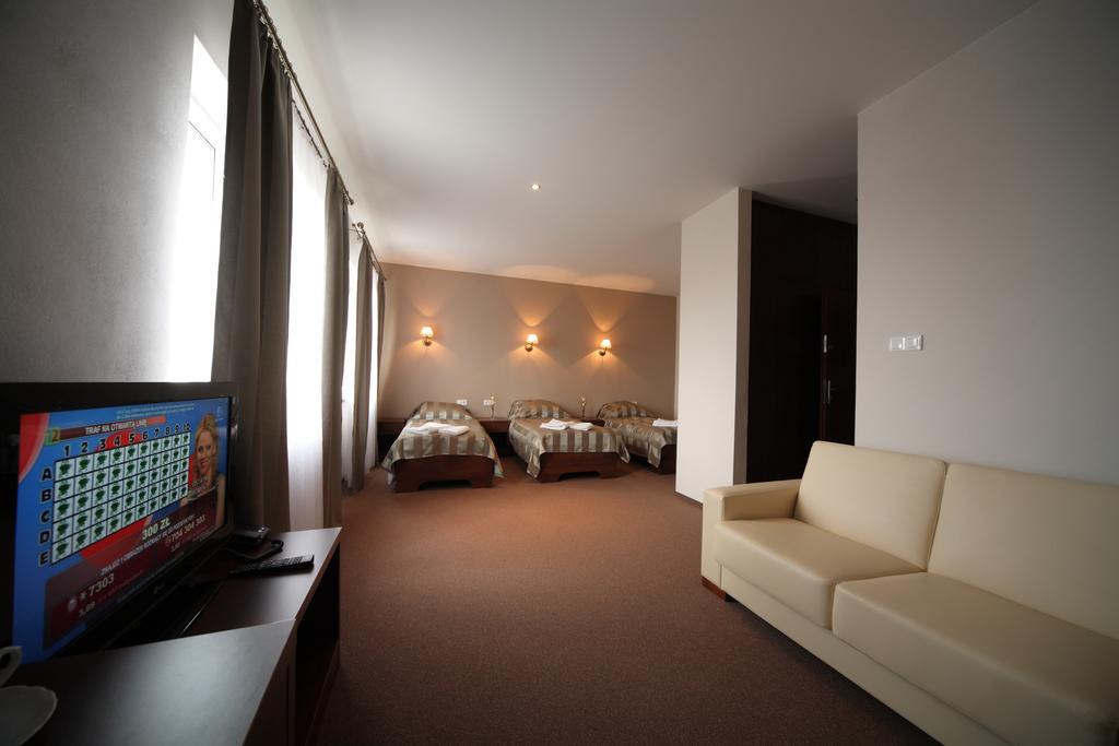 Hotel Stara Fabryka Malogoszcz Bilik gambar