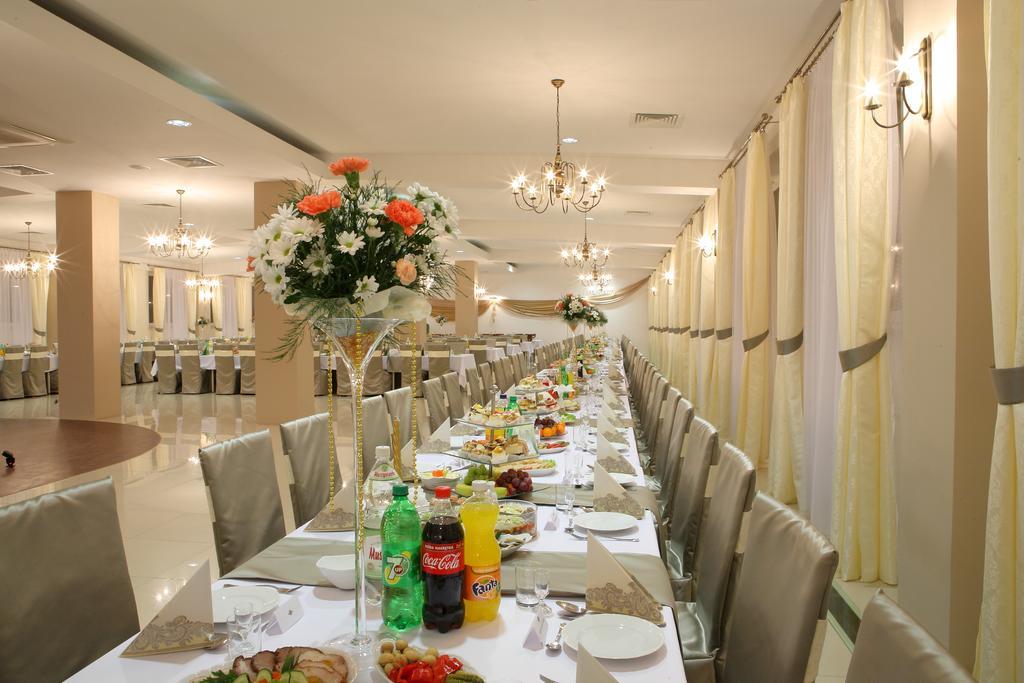 Hotel Stara Fabryka Malogoszcz Luaran gambar