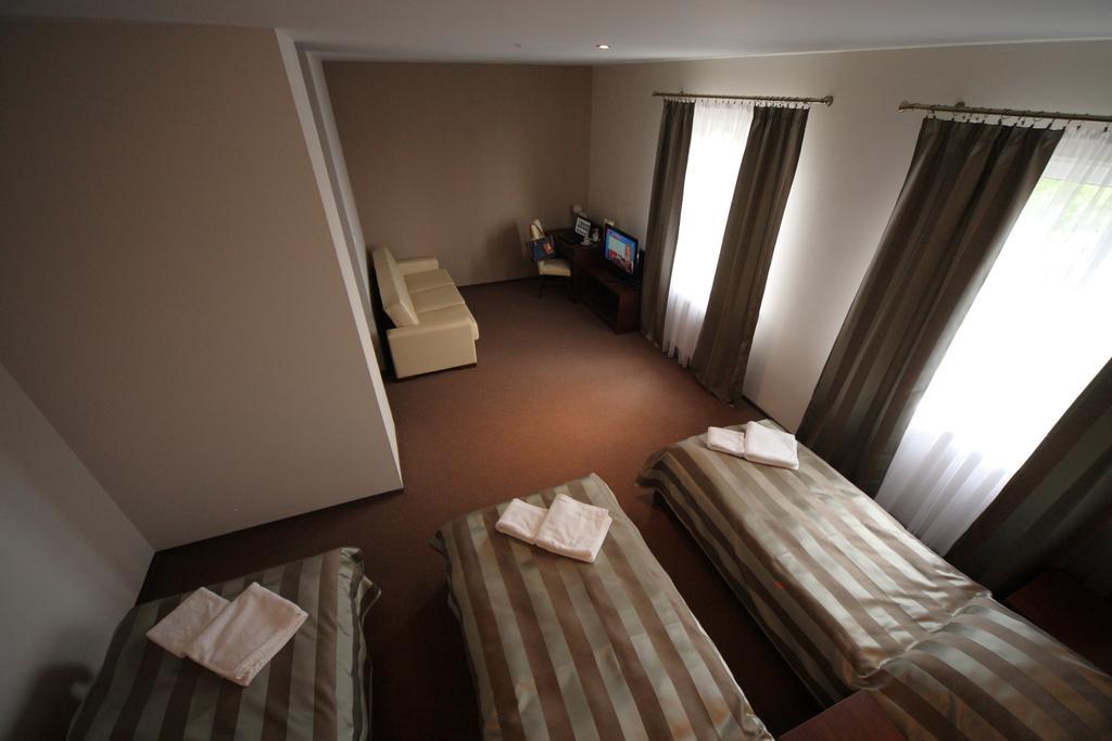 Hotel Stara Fabryka Malogoszcz Bilik gambar